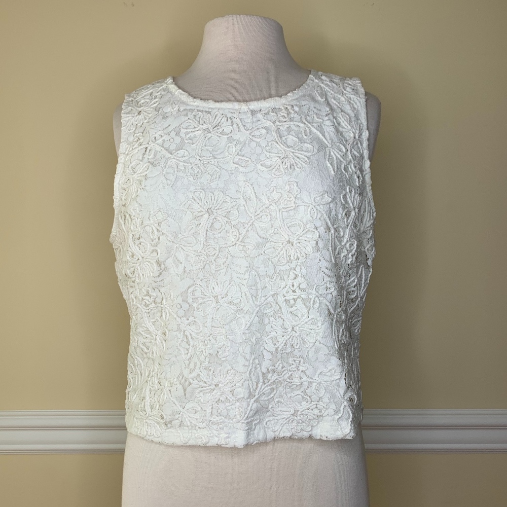 LC Lauren Conrad Sleeveless Lace Crop Top - Large